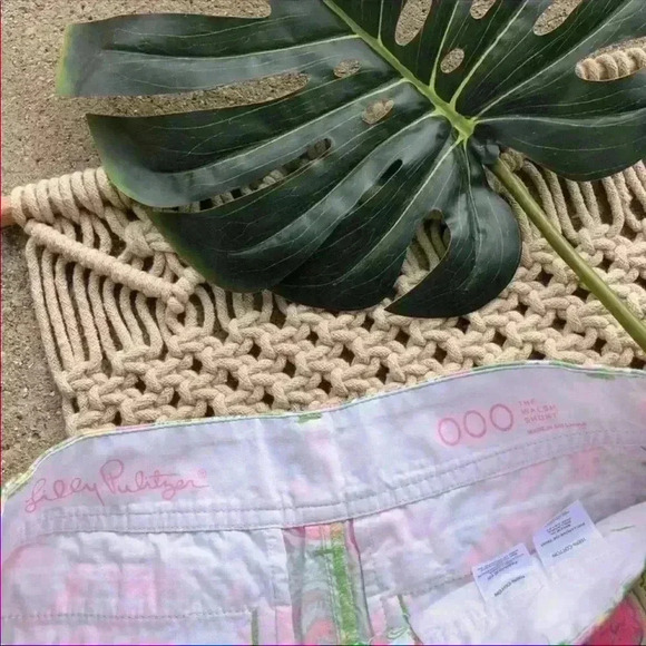 Lilly Pulitzer Shorts Size 000 - Flamingo Print - Picture 3 of 5